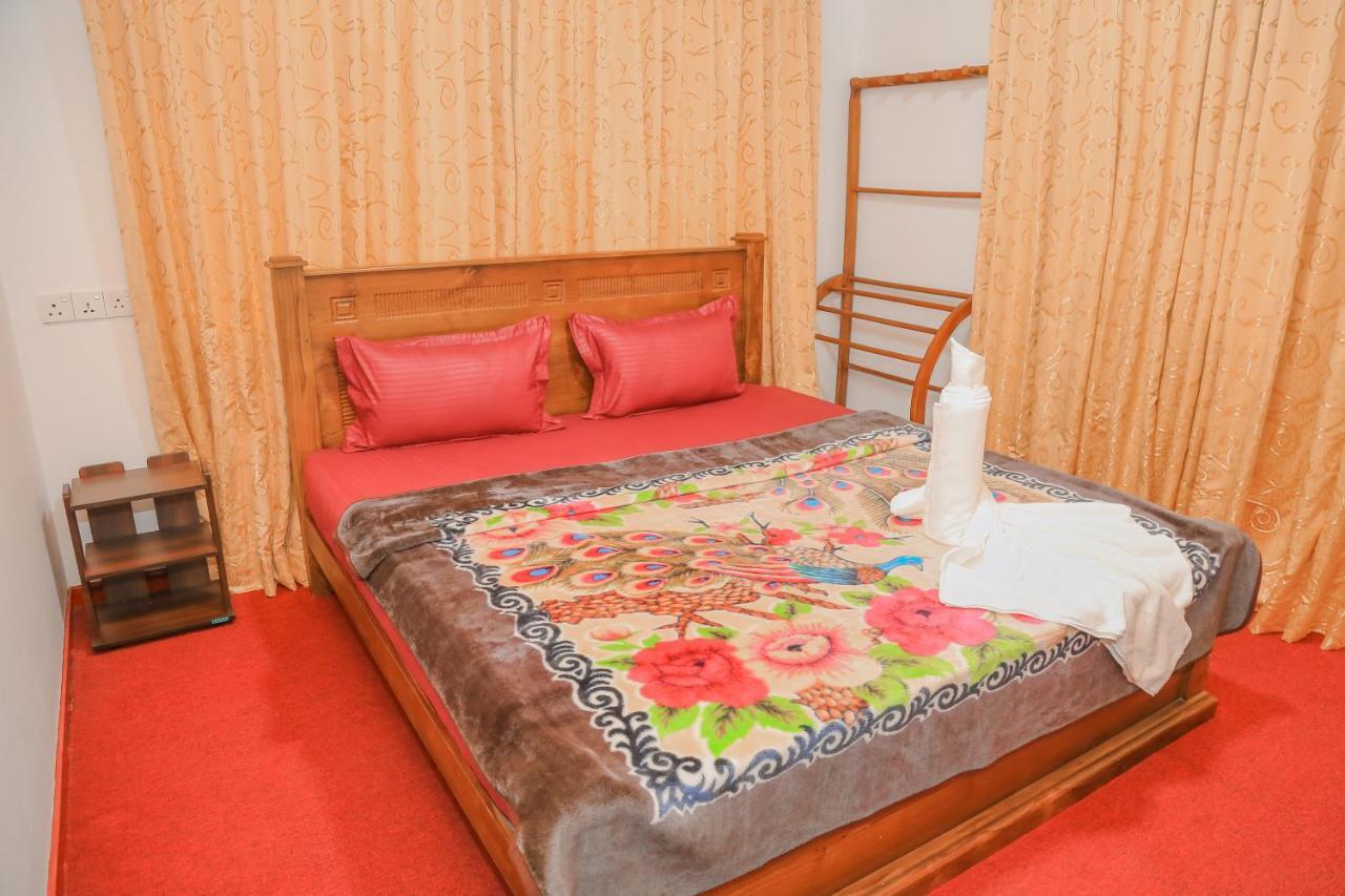 Royal Guest Hotel Inn นูวาราเอลิยา ภายนอก รูปภาพ